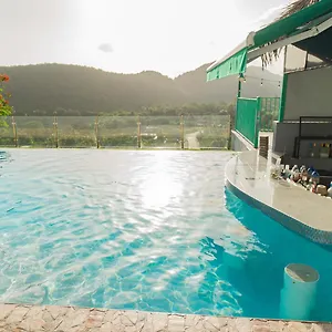 Vista Hotel